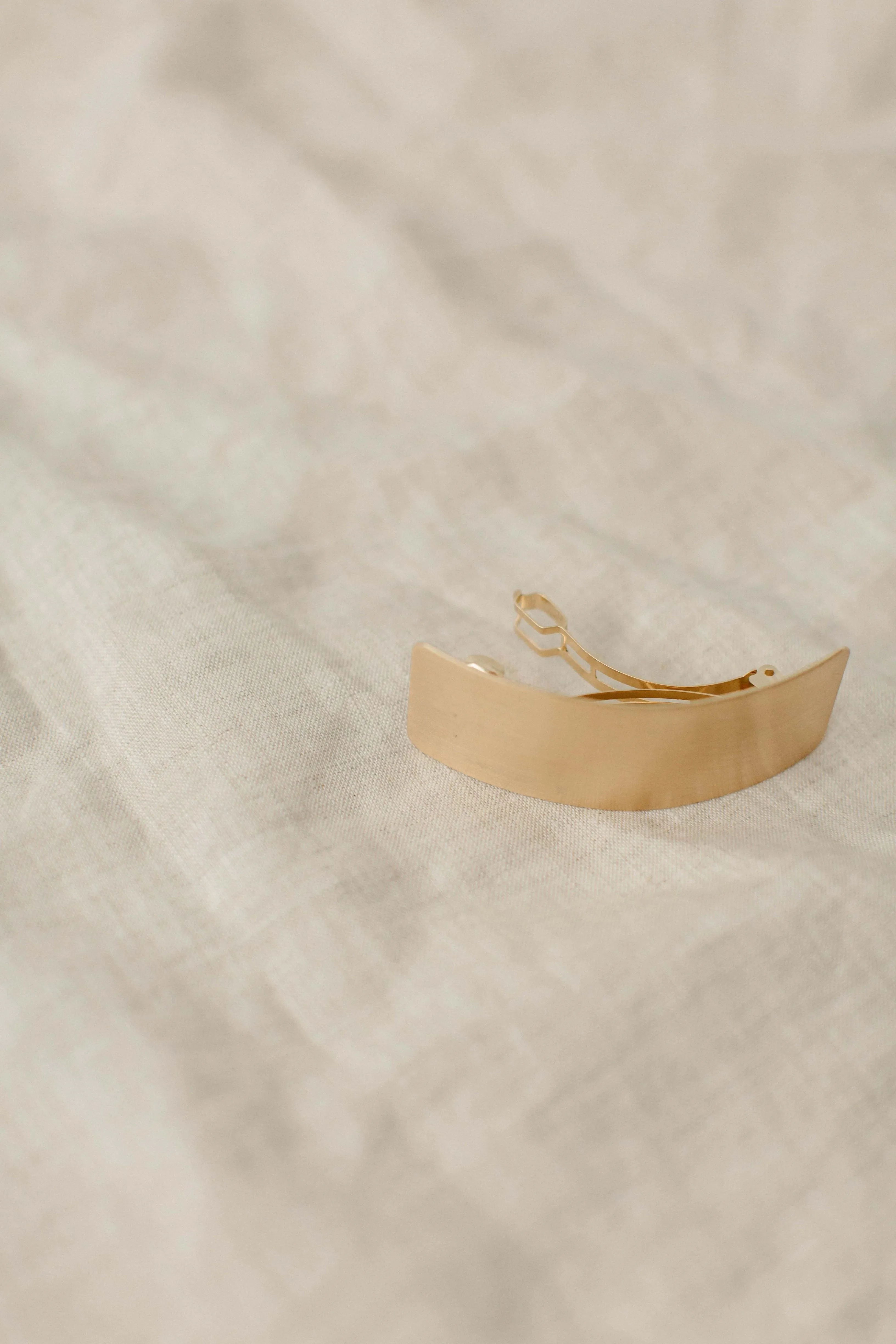 Brushed Bronze Bar Clip