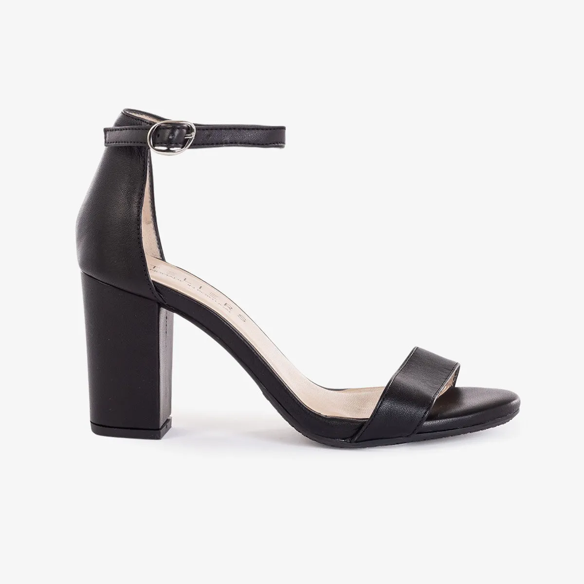 Evora | Black