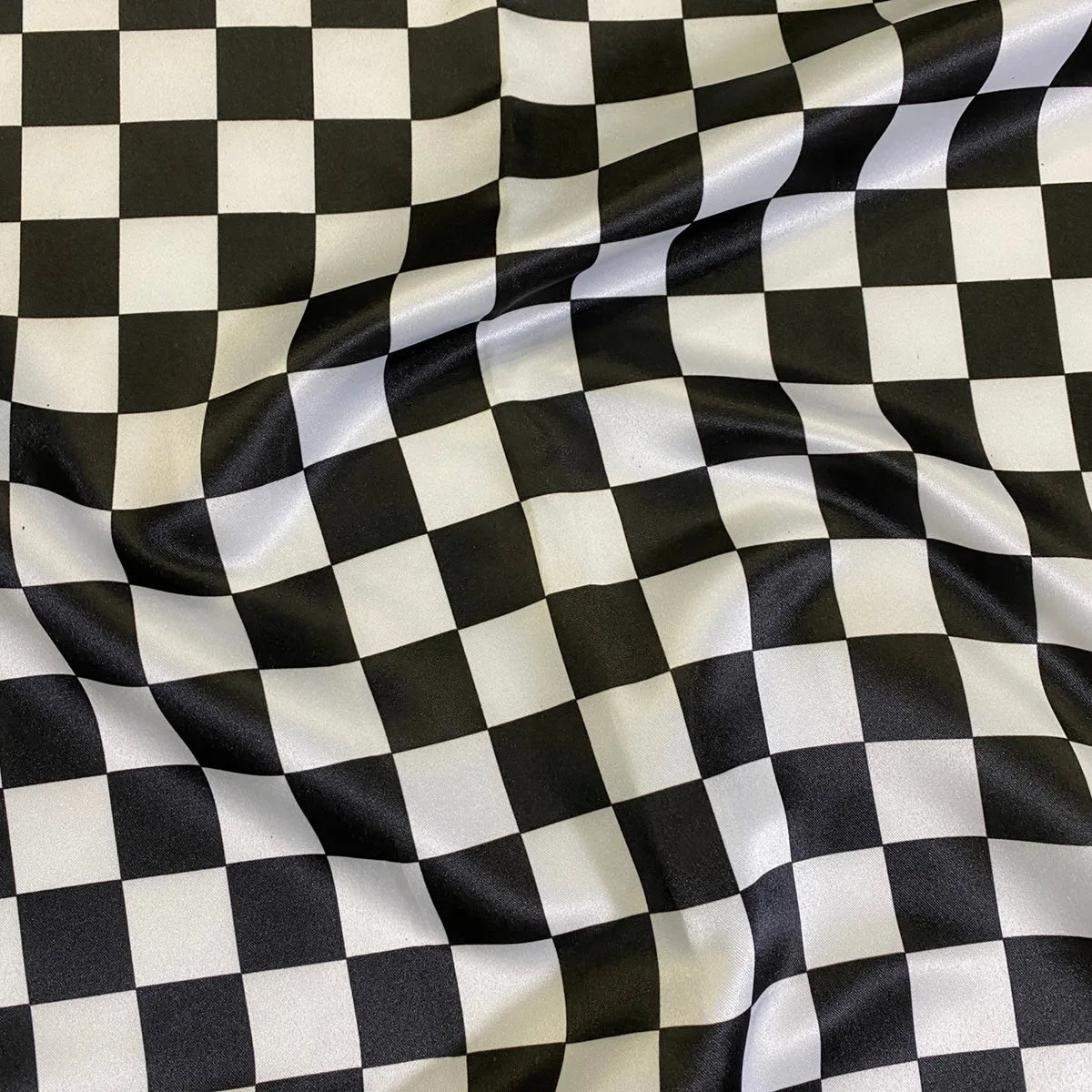 Lamour 1" & 4" Checker Table Runner in 1"x1" Checker
